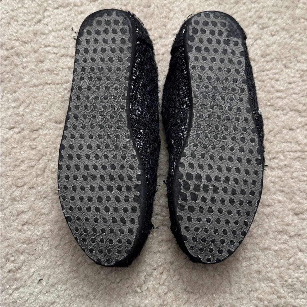 TOMS Black Tweed Slip-On Flats - Size 6 - Picture 7 of 8